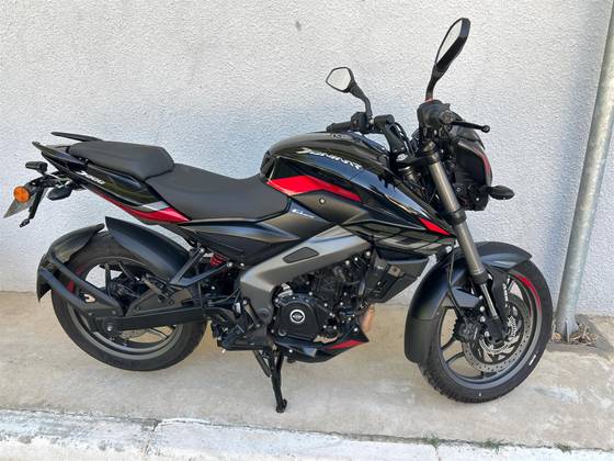 BAJAJ DOMINAR 200 